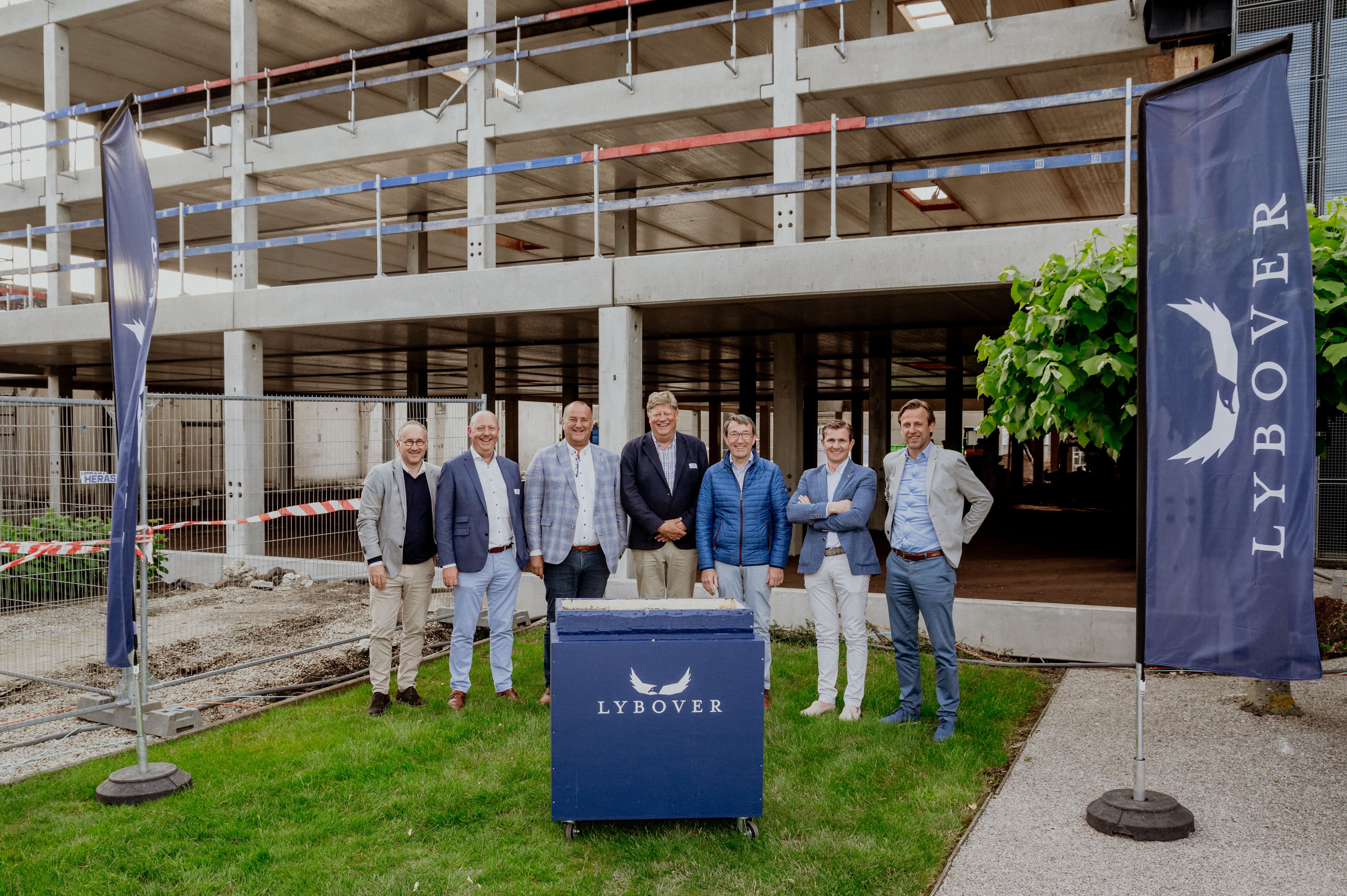 Lybover viert symbolische eerstesteenlegging