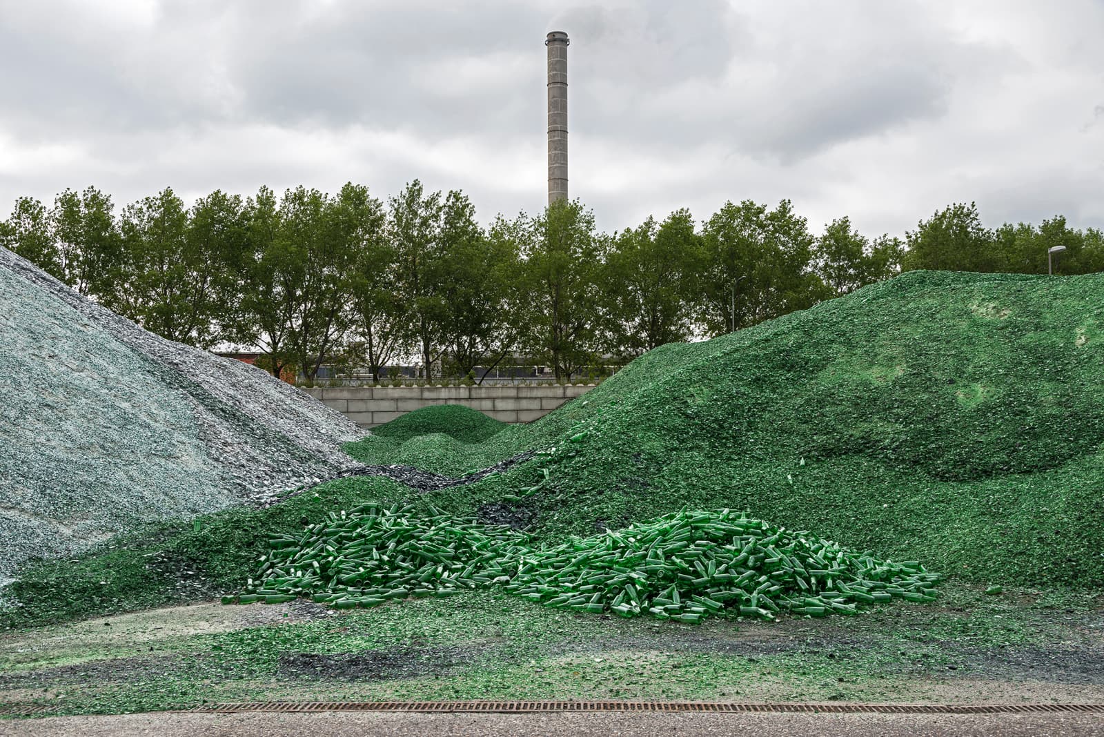 Glasrecyclagesector gaat moeilijke tijden tegemoet: FERVER trekt aan de alarmbel