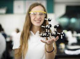 #REACT: Aan onze kunststofleden: Bepaal mee de roadmap voor de Werkagenda Kunststoffen & Chemie !
