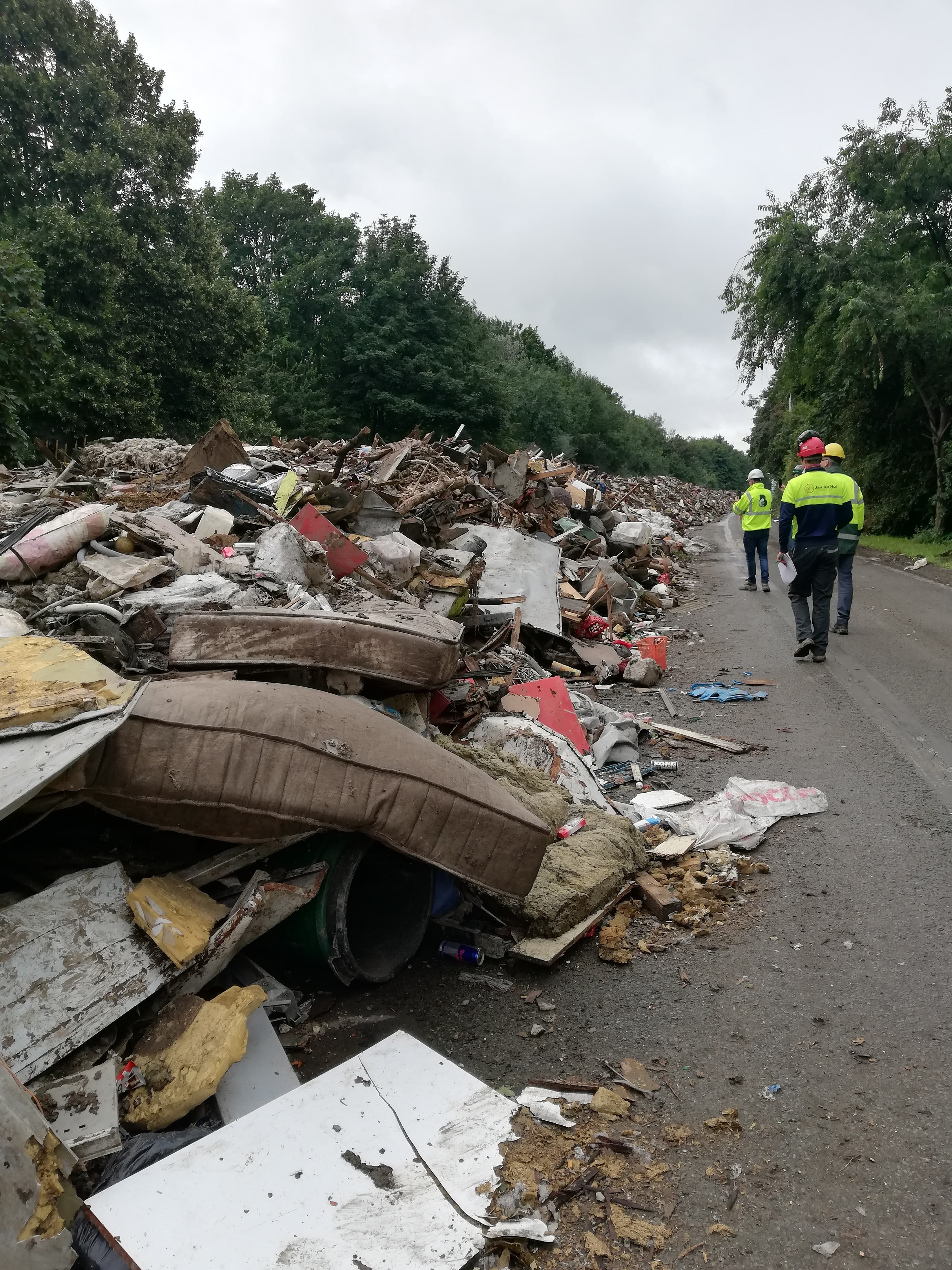 Déchets des inondations en Wallonie : lancement des cahiers des charges dans 15 jours