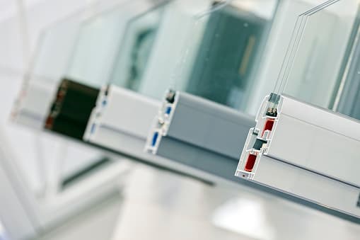 OVAM doet voorstel van gebruiksverbod voor kunststoftoepassingen zonder recyclaat