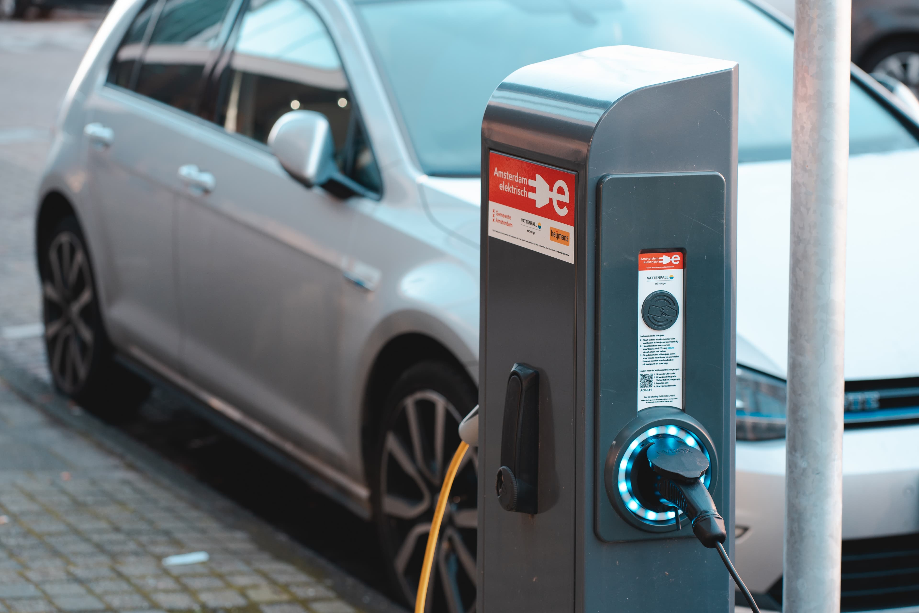 #REACT: Total Energies zoekt structurele partner voor de inzameling & recyclage van laadpalen