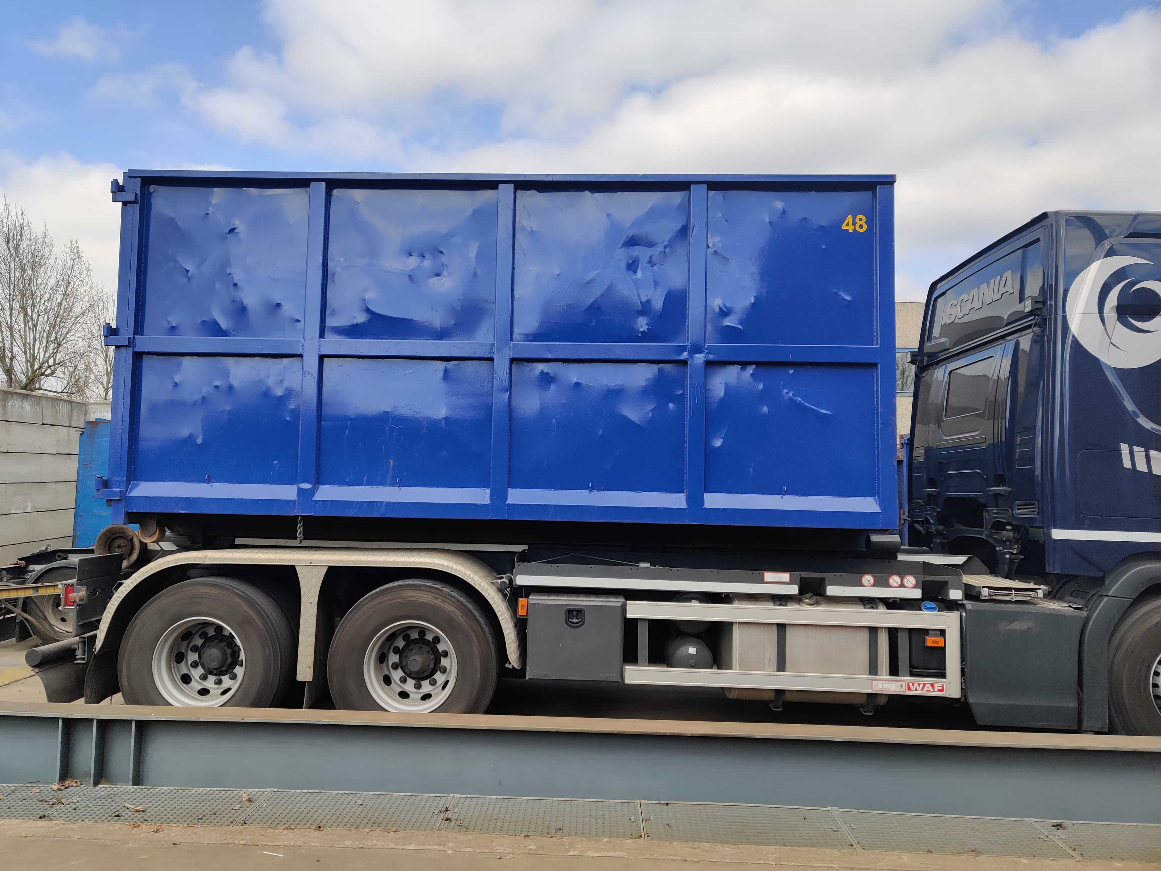 Diefstal metaalcontainer te Deinze