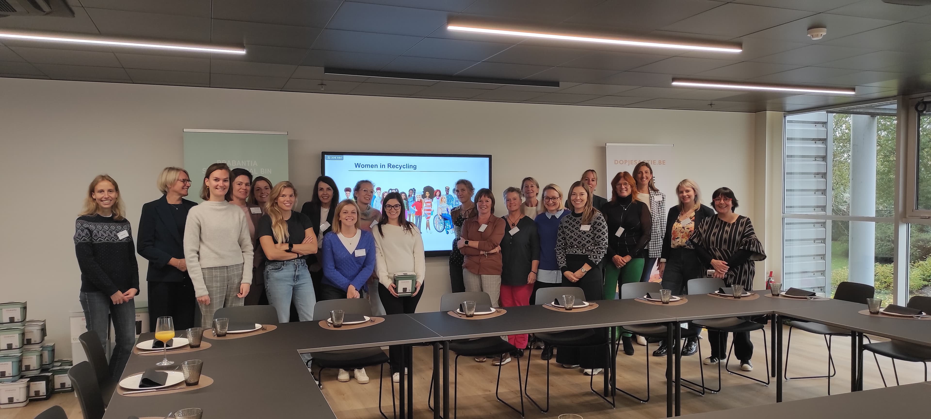 Women in Recycling op bezoek bij kunststofrecyclagebedrijven in Houthulst