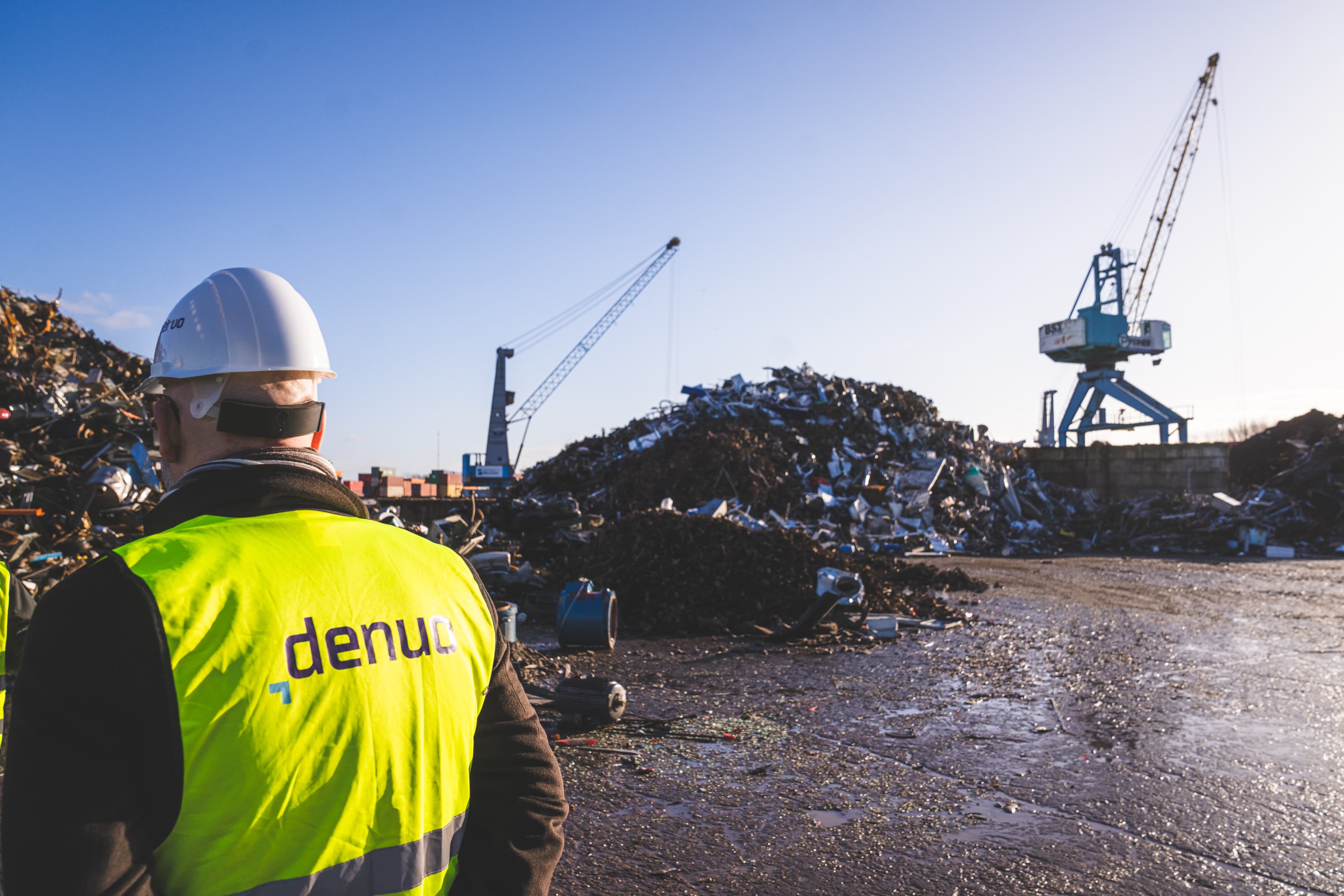 Denuo emmène des politiciens aux sites de recyclage